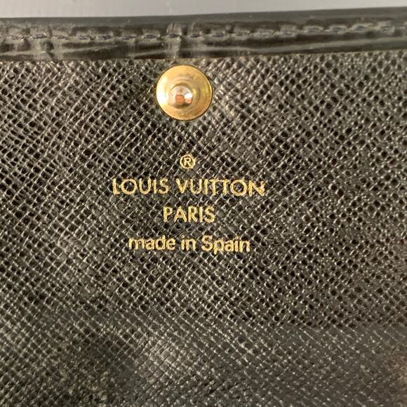 LOUIS VUITTON Black Epi Leather Four Ring Key Holder - Picture 4 of 4